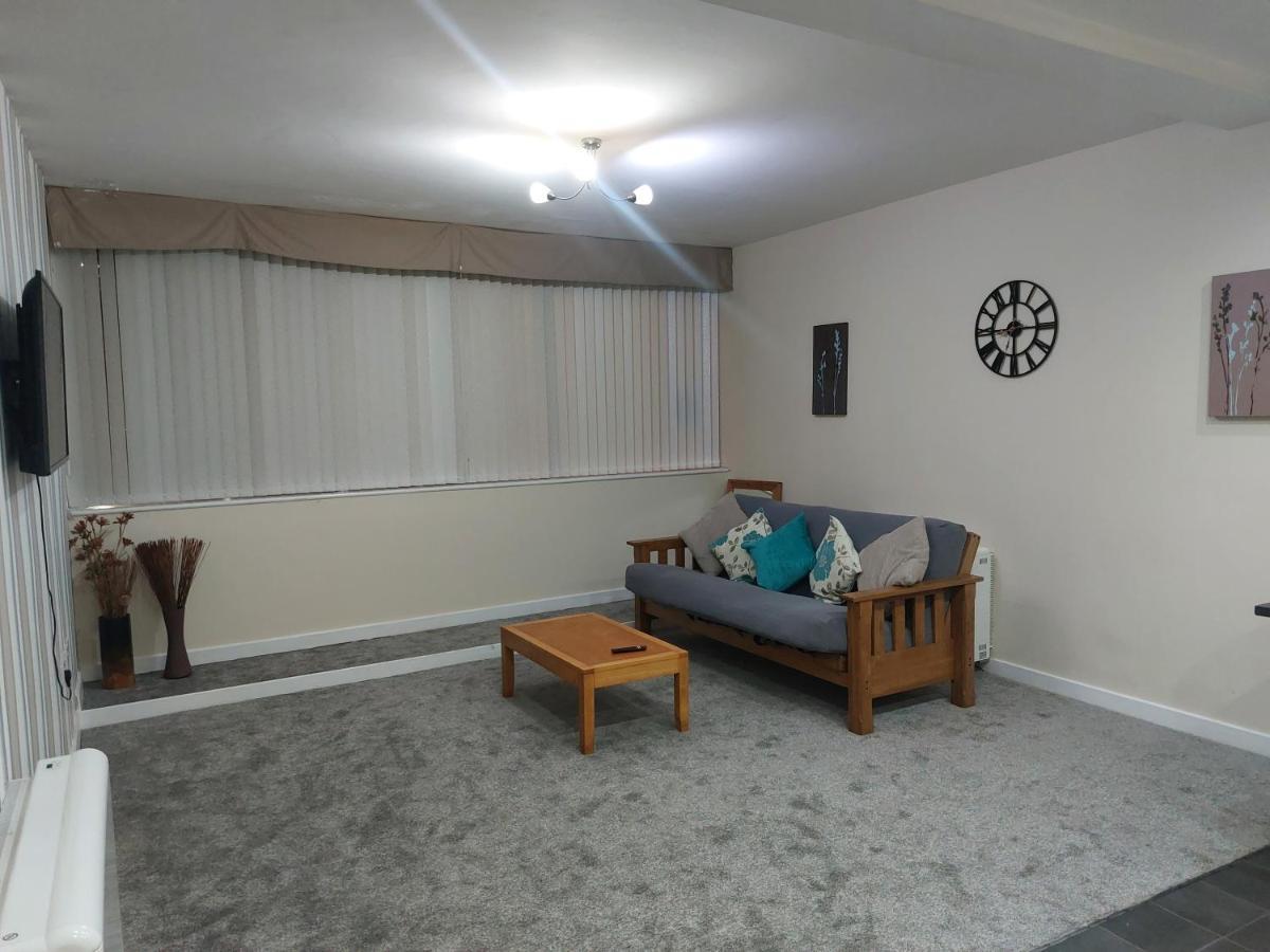 2 Large Bedroom Apartment- Wifi & Parking Флитвуд Экстерьер фото