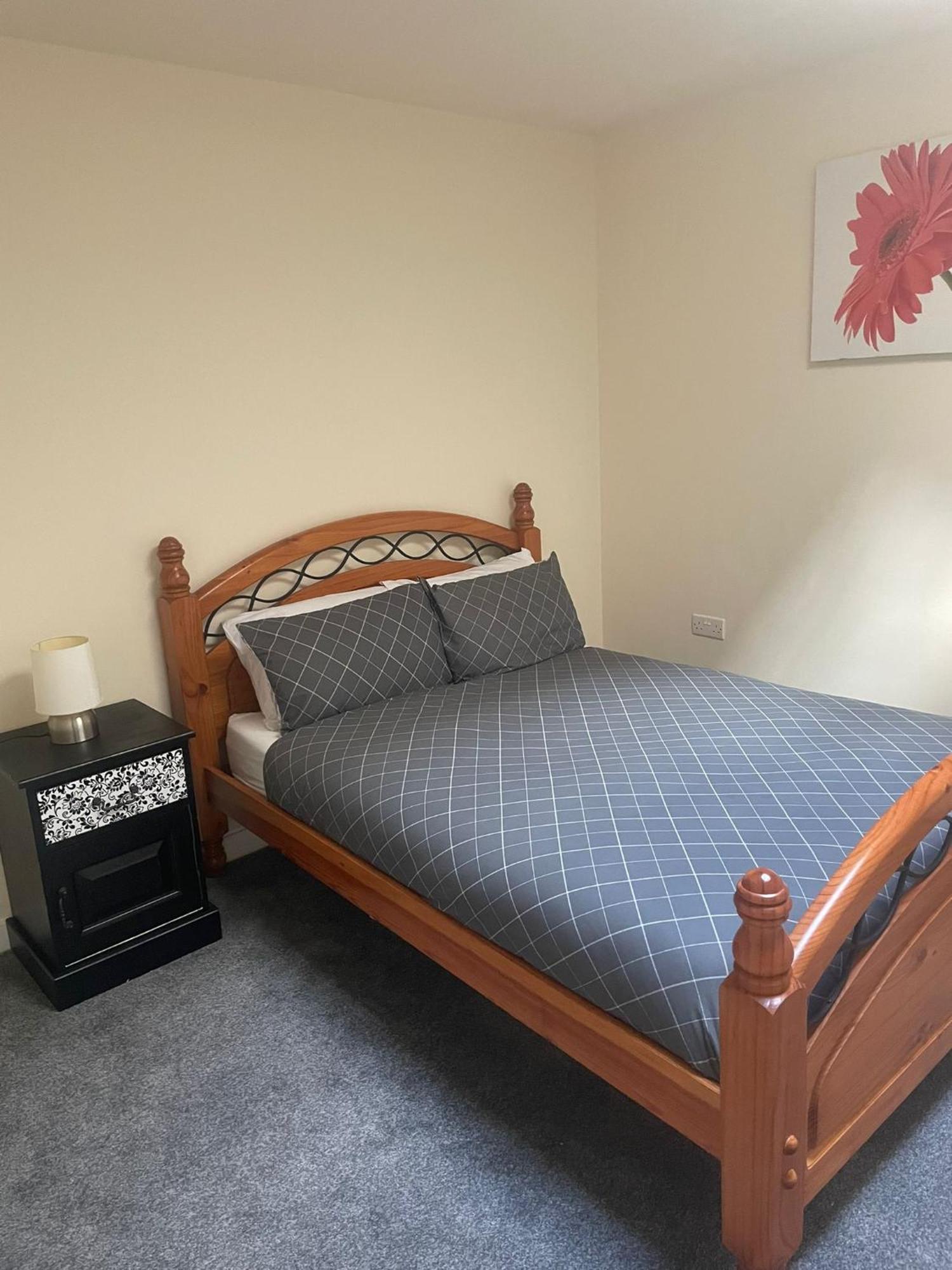 2 Large Bedroom Apartment- Wifi & Parking Флитвуд Экстерьер фото